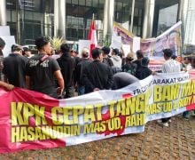 Geruduk KPK, Massa Minta Dinasti Ini Diproses Hukum - JPNN.com