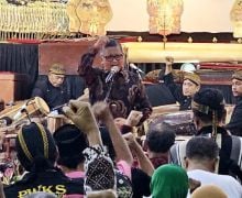 Bicara Sebelum Acara Wayang, Hasto Ungkit Pesan Moral dari Sosok Kumbokarno - JPNN.com