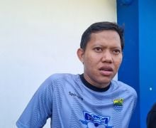 Kini Berseragam Persib Bandung, Adam Alis: Saya Suka Persaingan - JPNN.com