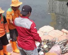 Begini Kondisi Jasad Wanita yang Terapung di Kali Sentiong Jakut - JPNN.com