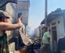 Ratusan Rumah di Manggarai Terbakar, Penyebabnya Diduga dari Charger Hp - JPNN.com