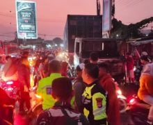 Sopir Truk Mabuk Tabrak 2 Pengendara Motor di Serang, Satu Orang Tewas - JPNN.com