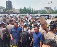 Ada Info Anggota DPR Masih di Sekitar Senayan, Jeirry: Busuk Motifnya! - JPNN.com