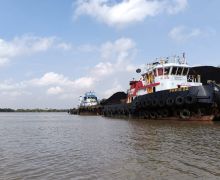 Pascainsiden Tabrak Jembatan P6, Tugboat Madelin Spirit dan Paris 22 Dilarang Berlayar Sementara - JPNN.com