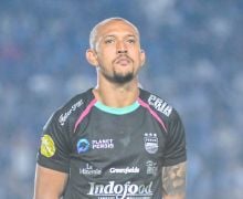 Kerja Keras Gustavo Franca Agar Fit saat Persib Jamu Persebaya - JPNN.com