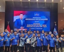 AHY Serahkan SK kepada Jagoan Demokrat di Kutim & Bontang, Irwan: Mari Berjuang - JPNN.com