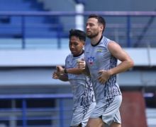 Komdis PSSI Beri Hukuman Tambahan kepada Marc Klok, Persib Harus Bersabar - JPNN.com