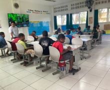 Sekolah Asrama Taruna Papua, Ikhtiar Mendidik Anak-anak dari Suku Terpencil Menembus Garis Batas - JPNN.com