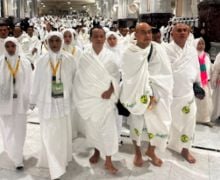 Menteri Bahlil Bagikan Momen Perjalanan Umrah, Warganet Beri Dukungan dan Doa - JPNN.com