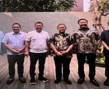 Sebelum Proses Uji Kelayakan Calon Anggota BPK, Bobby Rizaldi Sowan ke Haji Isam - JPNN.com