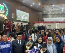 Ibu dan Anaknya Ini Dilantik Jadi Anggota DPRD Banten, Partai pun Sama - JPNN.com