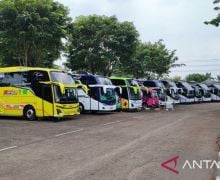 Kantong Parkir di Jakarta Timur Mulai Dipenuhi Bus Jemaat Misa Akbar Paus Fransiskus - JPNN.com