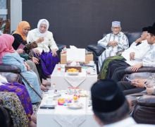 Khofifah-Emil Sowan ke Rais 'Aam PBNU Kiai Miftachul Akhyar - JPNN.com