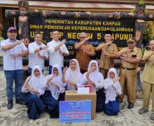 Dukung Cyber Education, PalmCo Salurkan 28 Komputer ke Sekolah Remote Area di Riau - JPNN.com