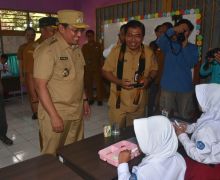 Pemkab Sumedang Uji Coba Makan Siang Bergizi Partisipatif, Sekda Jabar: Ini Menginspirasi - JPNN.com