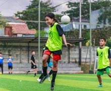 Yayasan KDM dan Campaign Bantu Anak Prasejahtera Lewat Sepak Bola - JPNN.com