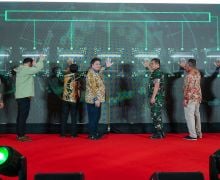 Menko Airlangga Groundbreaking Pabrik Baterai EV Ramah Lingkungan Pertama di Indonesia - JPNN.com