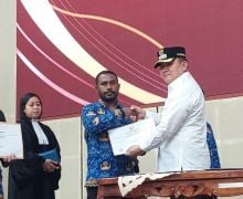 202 ASN Formasi 2018 Kota Sorong Terima SK, Ini Pesan Bernhard Rondonuwu - JPNN.com