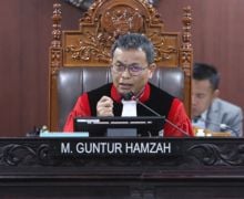 Hakim MK Nasihati Guru Honorer Penggugat Pasal 66 UU ASN - JPNN.com