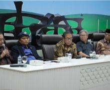 DPR Desak Kemenkes Tinjau Kembali PP 28/2024 & RPMK Terkait Kemasan Rokok Polos Tanpa Merek - JPNN.com