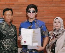 Usia 29 Tahun, Atta Halilintar Akhirnya Dapat Ijazah SMA - JPNN.com