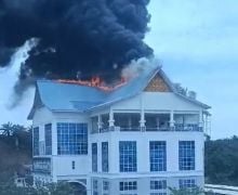 Gedung Lipat Kijang di Pekanbaru Kebakaran, Begini Penampakannya - JPNN.com