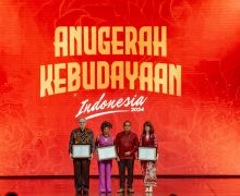 3 WNA Raih Penghargaan AKI 2024 karena Bantu Majukan Budaya Indonesia di Luar Negeri - JPNN.com