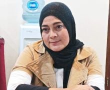 Dean Desvi Tuntut Pimpro Rumah Produksi S Inisial AJB Minta Maaf - JPNN.com