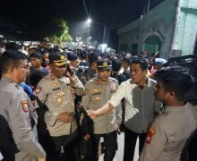 Detik-Detik Pelaku Pencabulan Dievakuasi dari Pesantren di Bekasi - JPNN.com