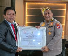 Lemkapi Anugerahi Biro SDM Polda Sumut Presisi Award - JPNN.com