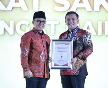 Pj Bupati Majalengka Sabet Penghargaan Akuntabilitas Kinerja 2024 - JPNN.com