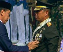 Pas Perayaan HUT TNI, Jokowi Beri Penghargaan Bintang Yudha Dharma-Samkayanugraha - JPNN.com