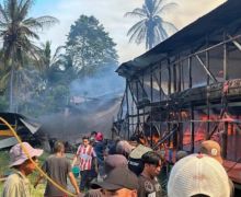 Kebakaran Kandang Ternak di Kolaka, 8 Ribu Ayam Mati Terpanggang - JPNN.com