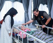 Jumat Berkah, Lihat Tali Asih Anggota Kepolisian dengan Penghuni Panti Jompo - JPNN.com