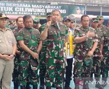 TNI Gelar Bersih-bersih Kali Ciliwung, 6 Ribu Ton Sampah Diangkut, Bravo - JPNN.com