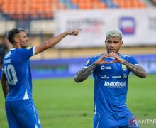 Persib Bandung Menang 2-0 Atas Persebaya Surabaya, Begini Reaksi Bojak Hodak - JPNN.com