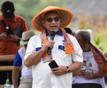 Bertemu Petani di Jabar, Syaikhu Janji Melanjutkan Program Penyaluran Subsidi Pupuk - JPNN.com