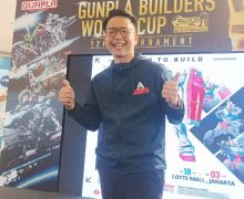 Ernest Prakasa Jadikan Hobi Rakit Gundam Mediator Bonding dengan Anak - JPNN.com