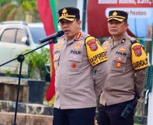 Ratusan Polisi Disiagakan Mengawal Pendistribusian Surat Suara Pilwako Pekanbaru - JPNN.com