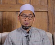 Ustaz Adi Hidayat Titip Pesan Buat Pak Jokowi, Mengharukan, Ada soal Hisab - JPNN.com