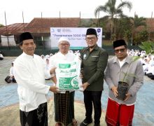 Hari Santri Nasional, Danone Indonesia-Serikat Ekonomi Pesantren Tanam 5.000 Bibit Pohon - JPNN.com