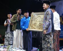 Hadiri Majelis Sholawat Hari Santri Nasional, Ahmad Luthfi Sebut Dirinya Juga Santri - JPNN.com