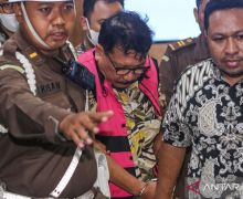 Mantan Pejabat MA Zarof Ricar Jalani Sidang Perdana - JPNN.com