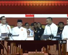 Dharma Tanya Jabar Jadi Daerah Miskin, Ridwan Kamil Senyum, Lalu Jawab Begini - JPNN.com