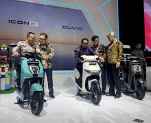 IMOS 2024, AHM Pajang Motor Listrik Honda ICON e dan CUV e - JPNN.com