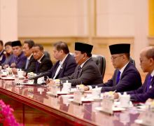 Disaksikan Prabowo & Xi Jinping, Menko Airlangga Teken MoU Blue Ekonomi Indonesia-RRT - JPNN.com