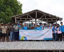 Pegawai PLN Indonesia Power UBH Tanam Pohon Mangrove di Bekasi - JPNN.com