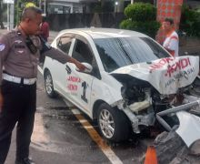 Mobil Sukarelawan Andika-Hendi Tabrak Pohon di Semarang, 2 Orang Masuk RS - JPNN.com