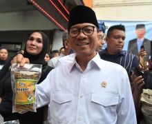 Mendes Yandri Ajak Warga Desa Fokus Kembangkan Produk Lokal - JPNN.com