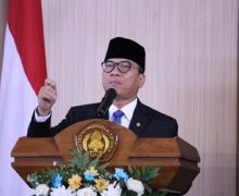 Sampaikan Orasi Ilmiah di Untirta, Mendes PDT Minta Sarjana Balik ke Desa - JPNN.com